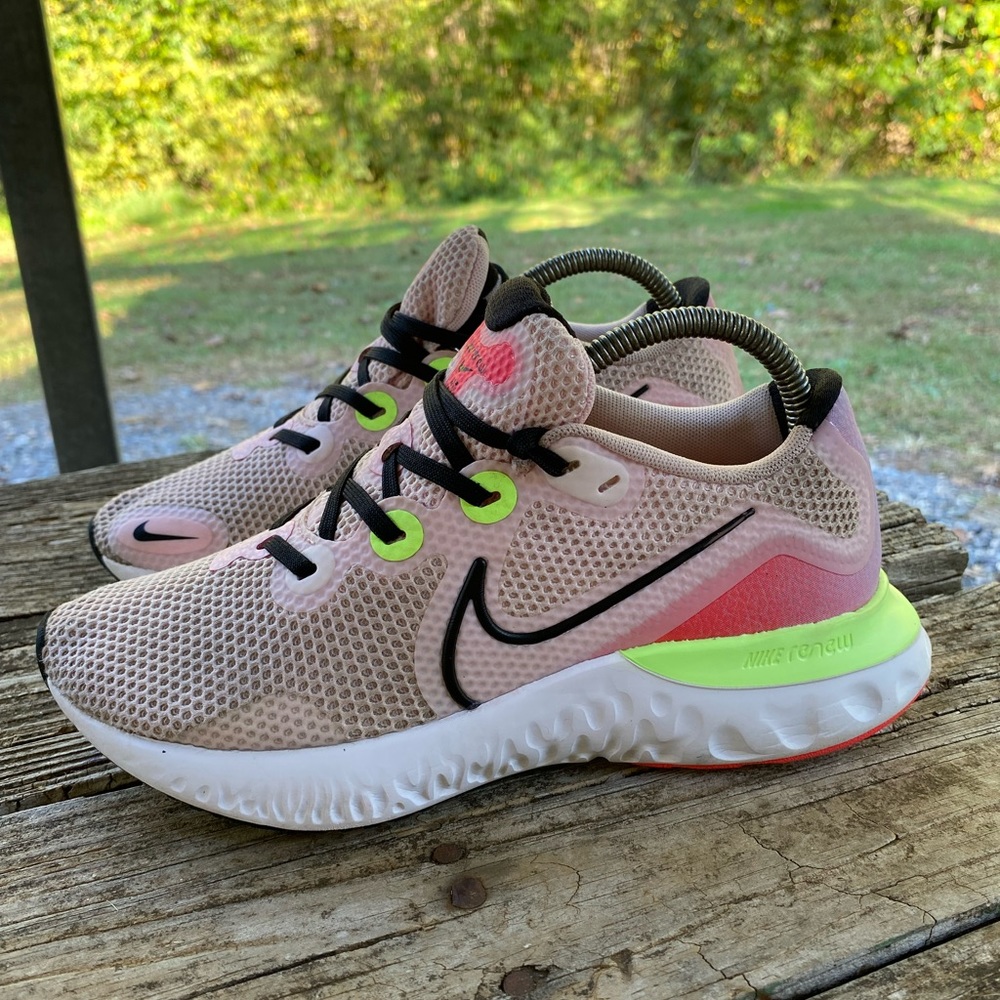 Nike Renew running shoes Pink Women's size 7.5 CW5637-600 GUC
